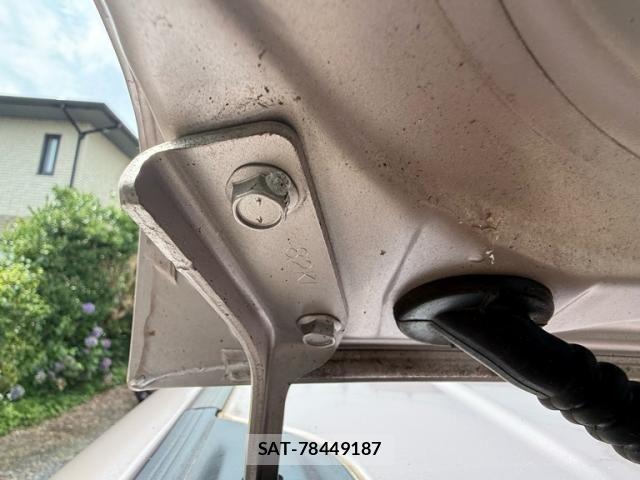 Suzuki PALETTE 2013-01 8101138-10