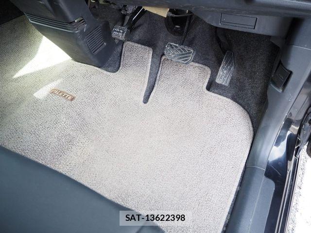 Suzuki PALETTE 2012-02 6015825-22