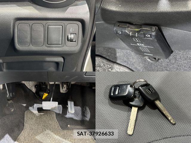 Honda e 2007-12 6527131-22