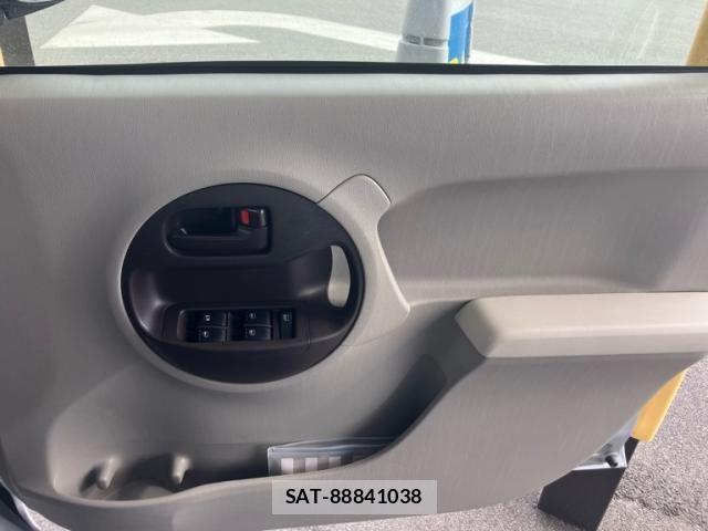 Toyota PASSO 2012-07 7217978-18
