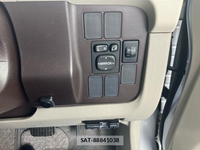 Toyota PASSO 2012-07 7217978-19