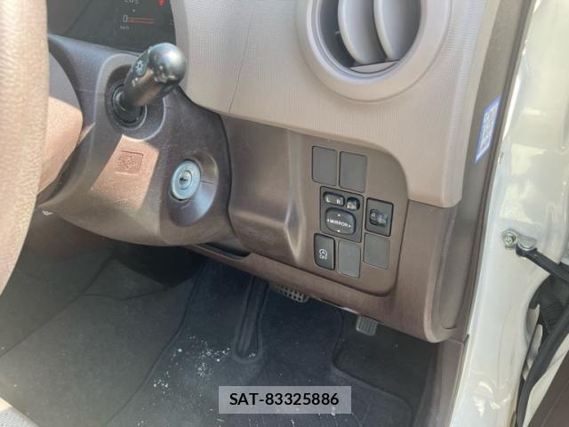 Toyota PASSO 2015-08 7216628-9