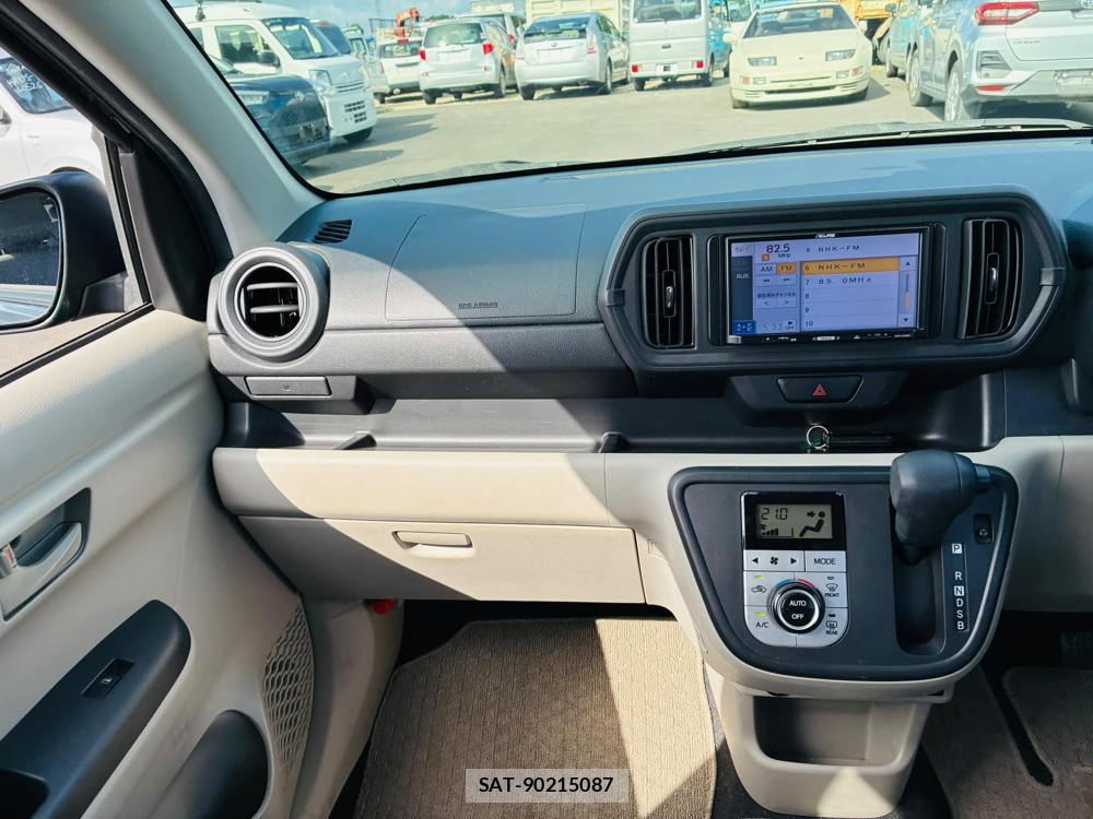 Toyota PASSO 2019-06 7605452-17