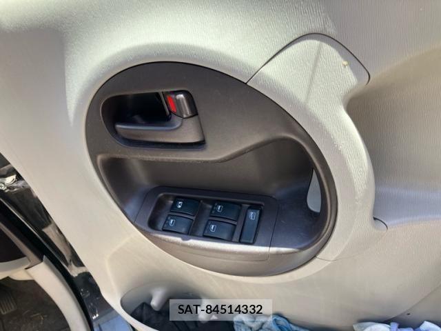 Toyota PASSO 2011-07 8037561-11