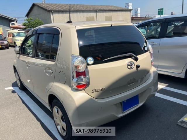 Toyota PASSO 2011-11 8101165-4