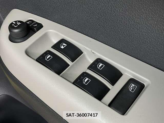 Toyota PASSO 2019-01 8158992-18
