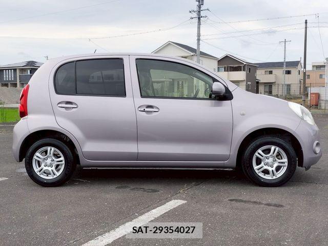 Toyota PASSO 2013-06 8209493-4