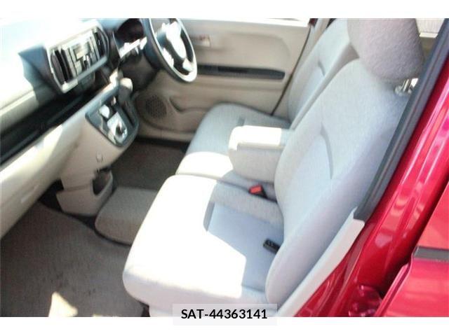 Toyota PASSO 2018-08 8209489-28
