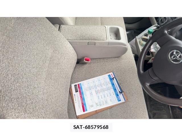 Toyota PASSO 2011-10 8246304-18