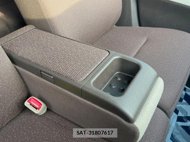 Toyota PASSO 2014-02 8246305-6