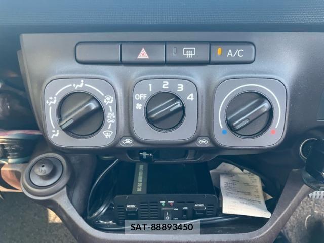 Toyota PASSO 2014-02 8316338-13