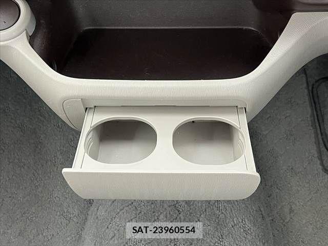 Toyota PASSO 2010-07 8337360-24