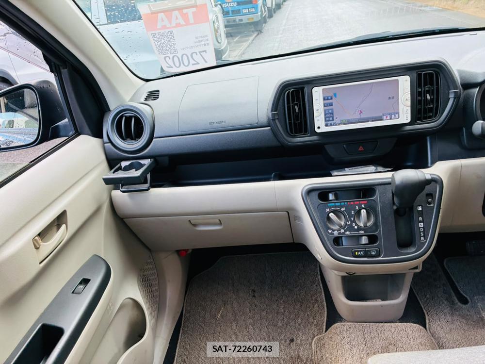 Toyota PASSO 2019-10 8240816-17