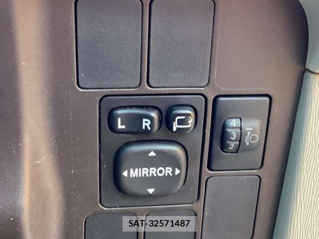 Toyota PASSO 2010-07 8368065-5