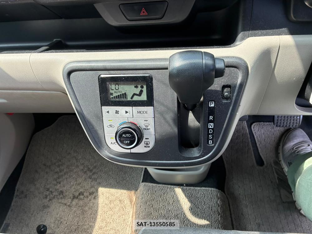 Toyota PASSO 2019-12 8451395-20