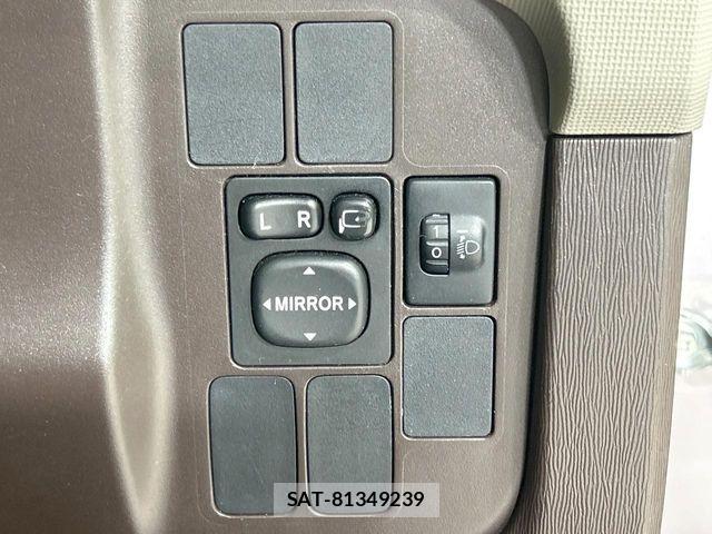 Toyota PASSO 2011-01 8526539-6