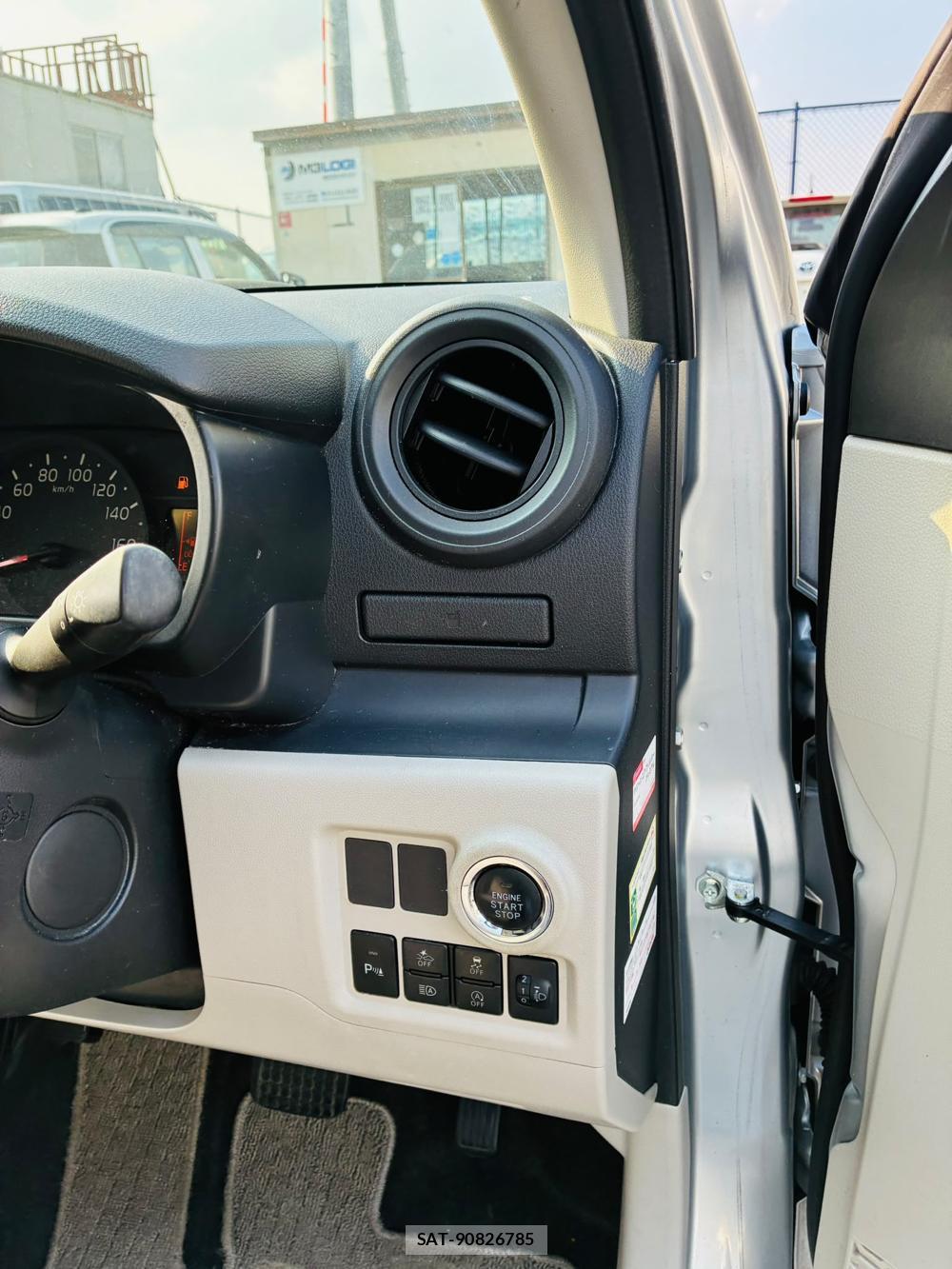 Toyota PASSO 2019-07 8261636-16