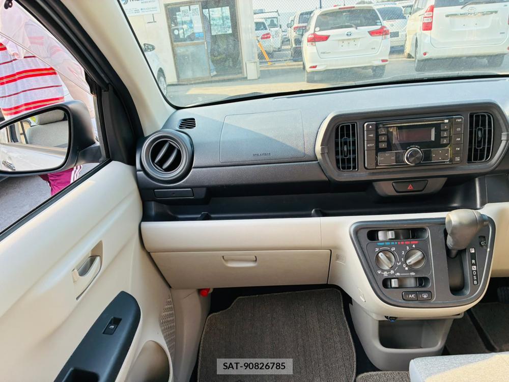Toyota PASSO 2019-07 8261636-17