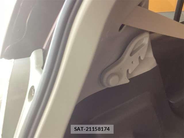 Toyota PASSO 2011-11 8628331-17