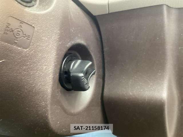 Toyota PASSO 2011-11 8628331-6