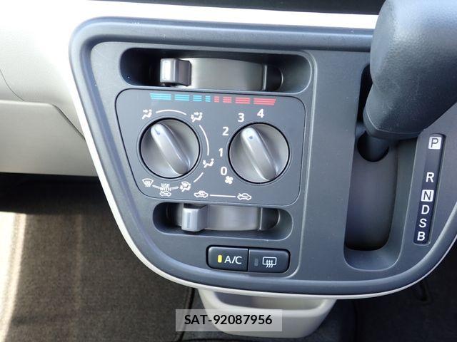 Toyota PASSO 2023-10 8781585-12