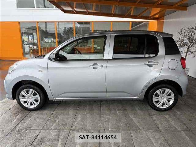 Toyota PASSO 2021-07 8831031-11