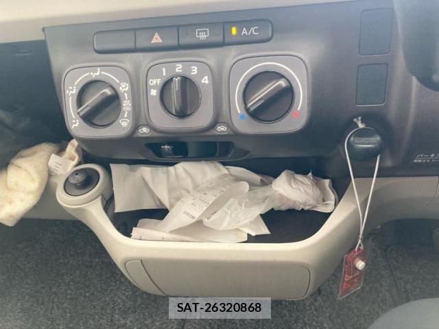Toyota PASSO 2011-08 8841017-18