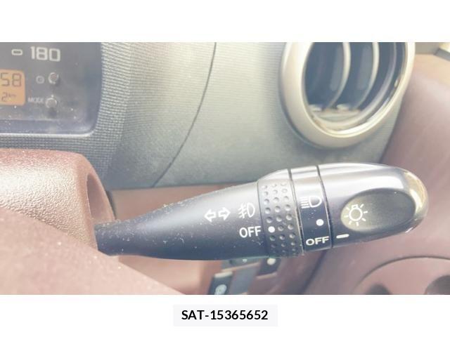 Toyota PASSO 2015-09 8841014-6