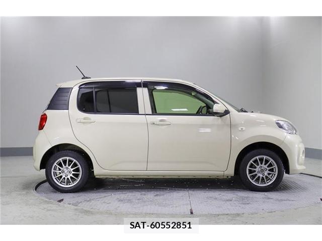 Toyota PASSO 2017-02 808316-7