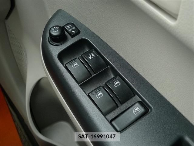 Toyota PASSO 2016-06 3383227-21