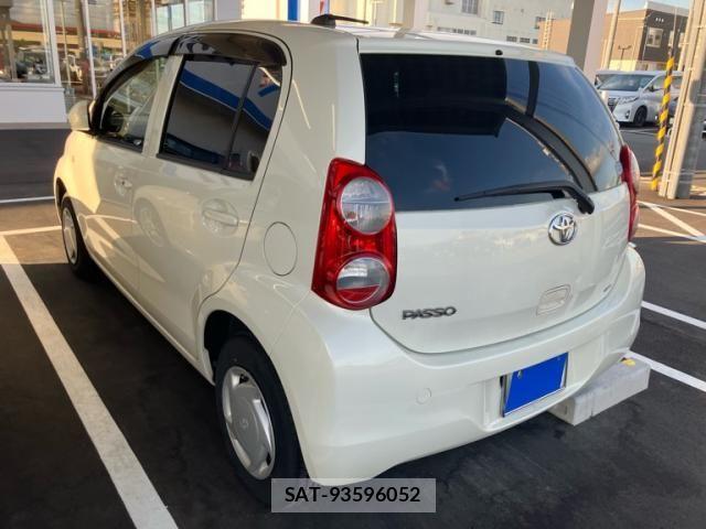 Toyota PASSO 2013-08 7329274-2
