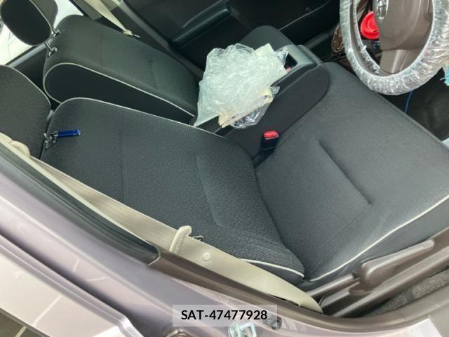 Toyota PASSO 2015-09 8101172-13