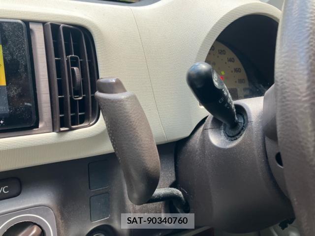 Toyota PASSO 2011-11 8101173-18