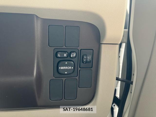 Toyota PASSO 2011-06 8884168-18