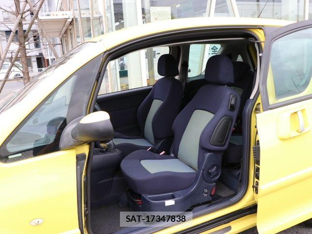 Peugeot 1007 2008-06 8666716-8