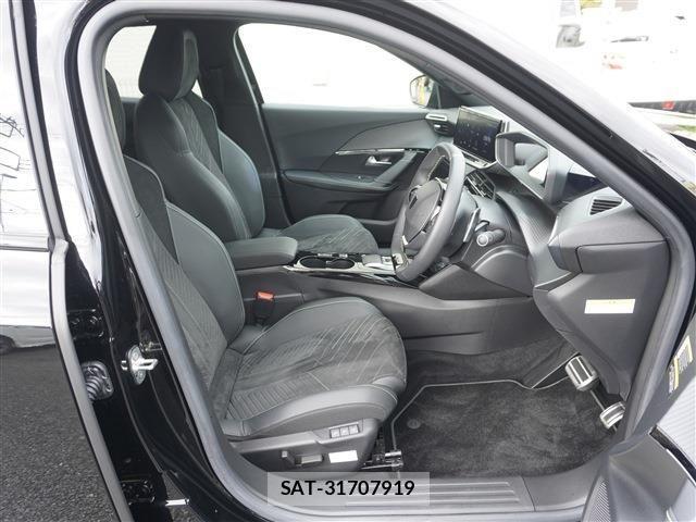 Peugeot 2008 2023-10 1303701-10