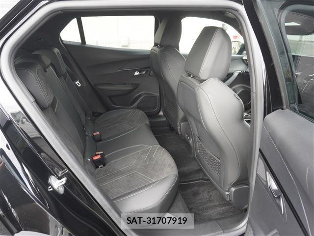 Peugeot 2008 2023-10 1303701-11