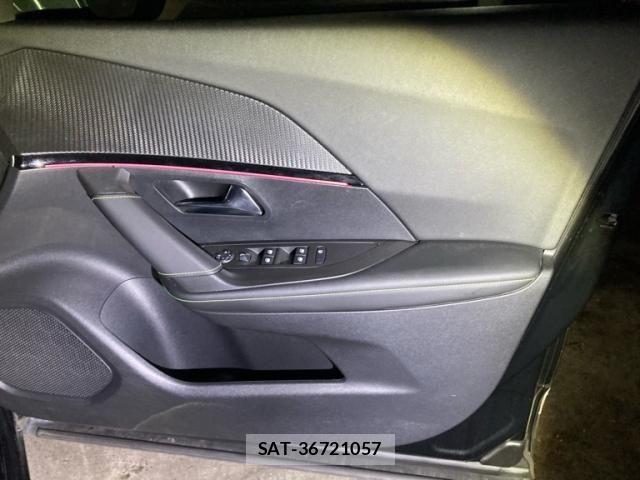 Peugeot 2008 2020-12 1322874-11