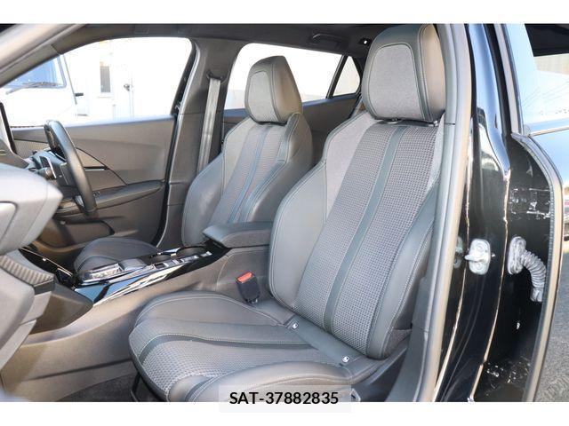 Peugeot 2008 2023-05 2673730-12