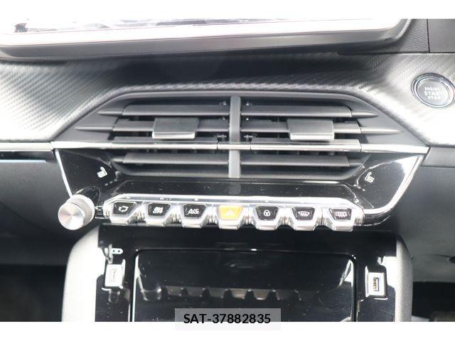 Peugeot 2008 2023-05 2673730-16