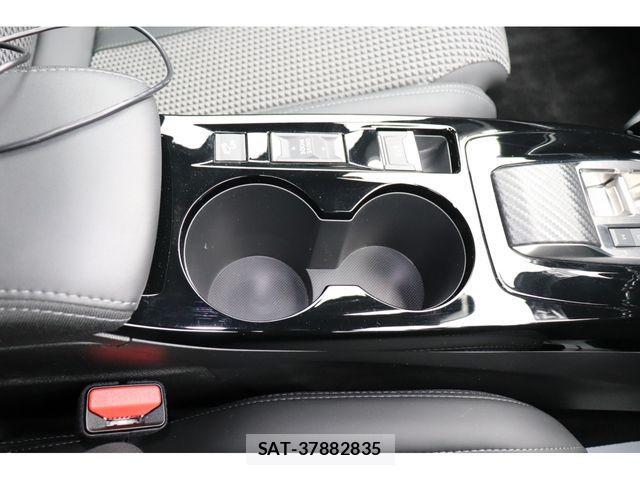 Peugeot 2008 2023-05 2673730-24