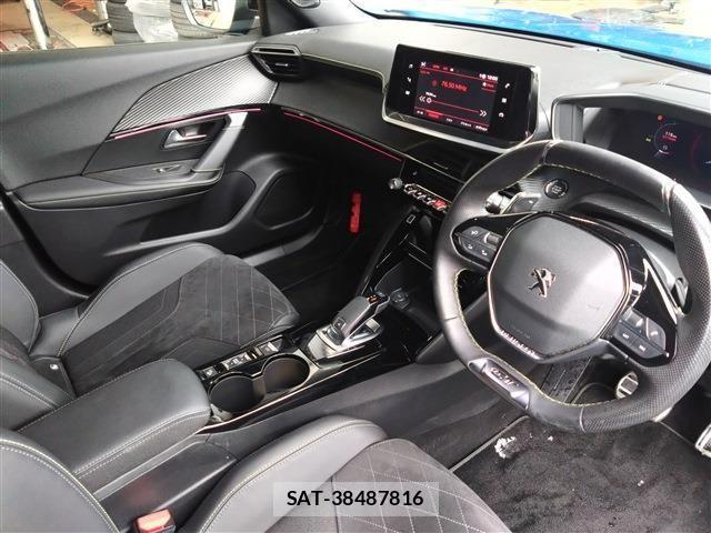 Peugeot 2008 2022-03 3774062-10