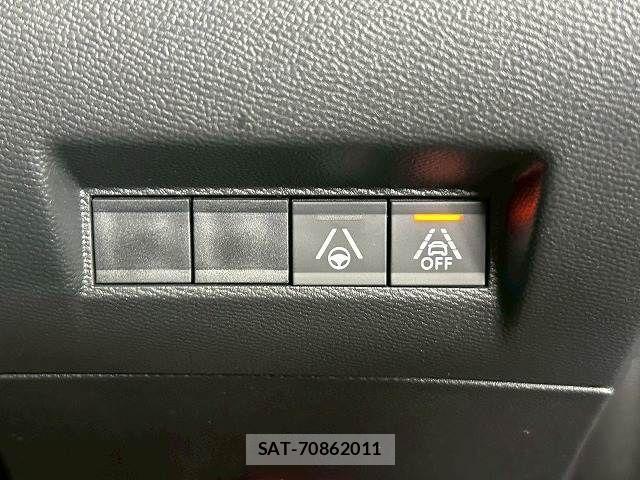 Peugeot 2008 2021-04 4423116-9