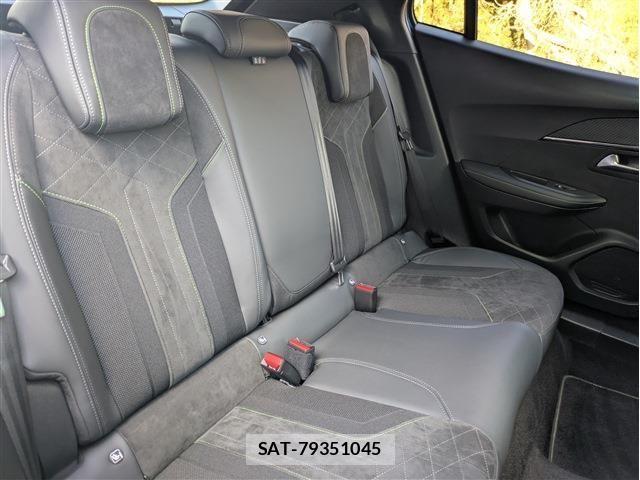 Peugeot 2008 2021-01 4976474-12