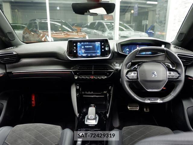 Peugeot 2008 2021-03 5875301-2