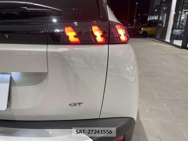 Peugeot 2008 2022-08 6305862-19