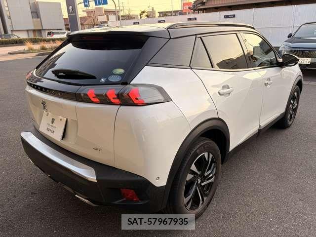 Peugeot 2008 2021-07 6614077-10