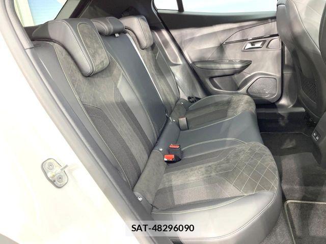 Peugeot 2008 2022-06 6614076-12