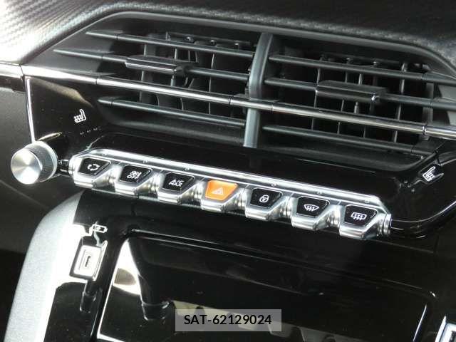 Peugeot 2008 2022-09 7223446-17