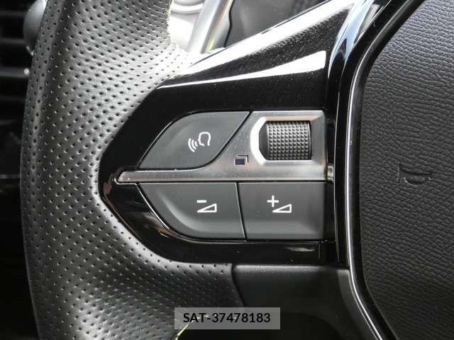 Peugeot 2008 2021-01 7223440-5